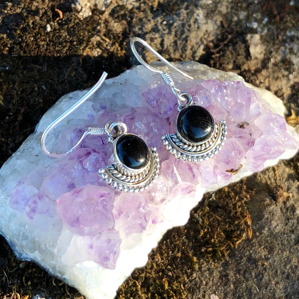 SOLD Onyx Earrings - Picture 6 of 8